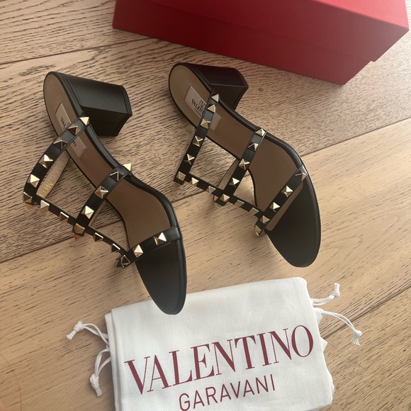♥️SOLD♥️ Valentino Garavani Rockstud Black Caged Sandals Slides 38.5 8 - Picture 5 of 14